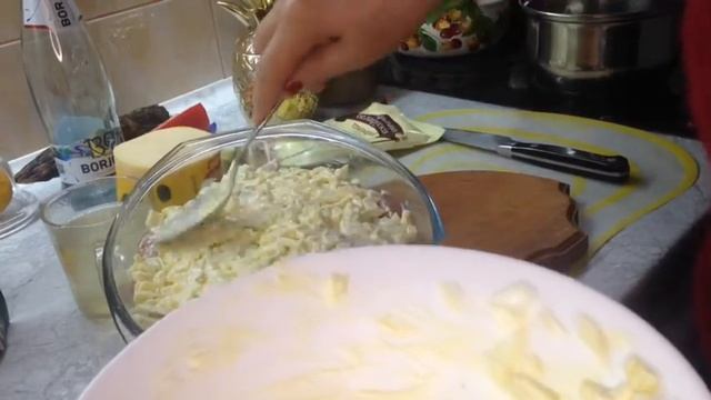 Отбивные по французски на картофельной подушке.С вкусной заливкой.