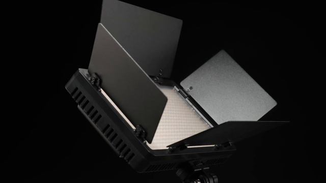 Накамерный осветитель для видеосъемки Falcon Eyes LedPRO 600BD Bi-color смотреть онлайн