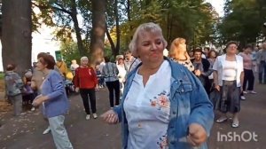 ТАНЦЫ ??Пенсионеры в ритме танца в парке Городском г. Калуга 24.09.23