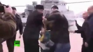 КАЗАКИ ОТХЛЕСТАЛИ БОГОХУЛЬНИЦ ИЗ ПУСИ РАЙТ