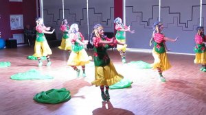 Танец "Бабки ёжки". Ансамбль "Огоньки". Группа "Ладошки".  2021.12.25