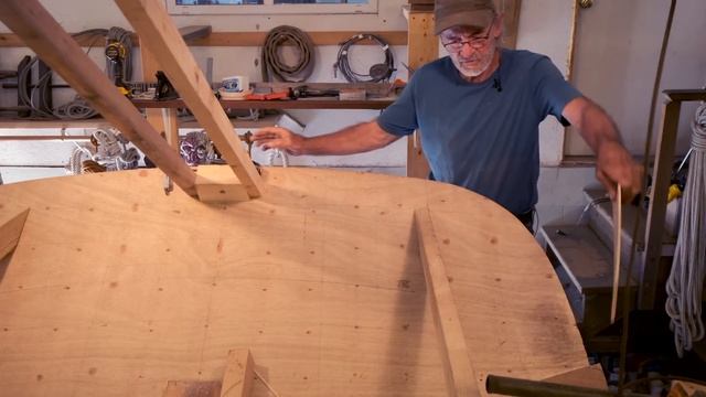 Building Evelyn: How to build a curved, raked transom frame, EP7 смотреть онлайн