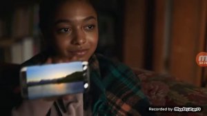 Samsung в рекламе Galaxy поиздевалась над очередями за iPhone X и его «чёлкой»