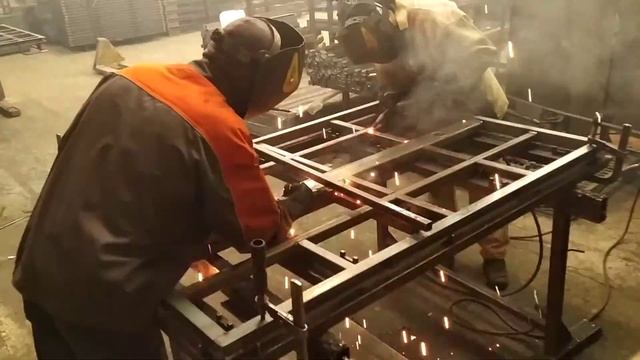 Изготовление металлических паллет 2 HP Kovo , Zlin , CZ смотреть онлайн