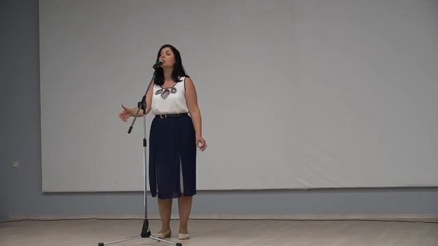 "Издалека долго, течет река Волга" смотреть онлайн