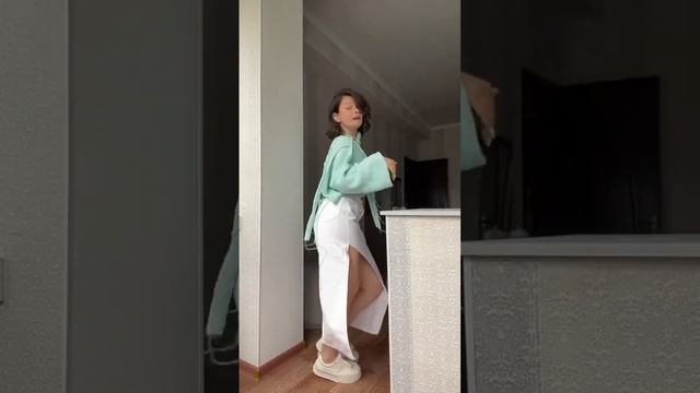 Макеба… это когда связала новую кофту… #knitting #fashion #вязанаяодежда
