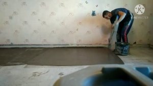Финишное выравнивание пола плиточным клеем