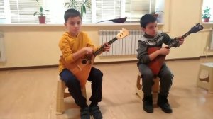 Балалайка. Играют виртуозы Осетии. Светит месяц. Русская народная песня