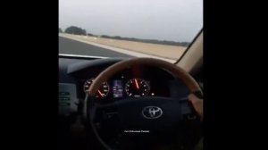 Toyota Mark X vs Honda Civic | Mark X vs CiviC | Toyota Mark X Top Speed 180 KM/H