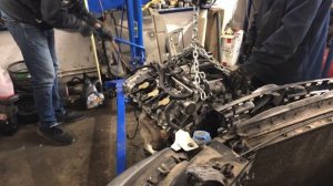 Замена Мотора. Mercedes-Benz ML 350. Первое Видео Автосервиса.