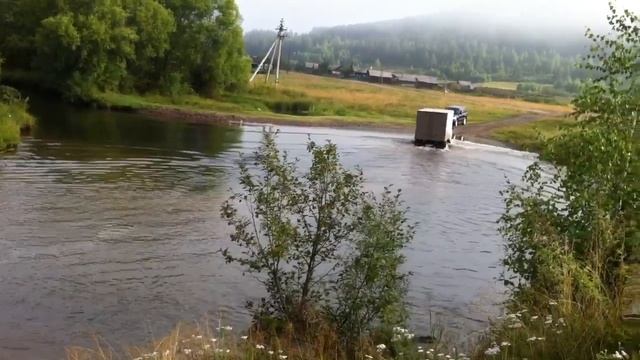 В объезд моста по реке смотреть онлайн
