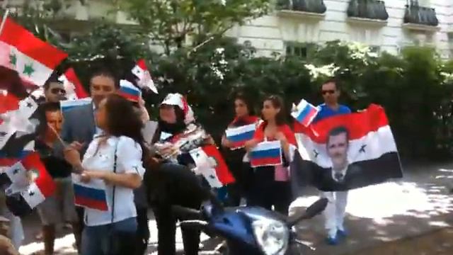 SYRIA - SUPPORT BASHAR AL ASSAD from france in front Russian embassy