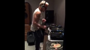 ДЖАНЛУКА ВАККИ диджей и танцующий миллионер | GIANLUCA VACCHI set DJ, dancing