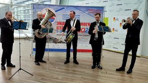 марш "Весёлых ребят" (нам песня строить и жить помогает) - духовой оркестр