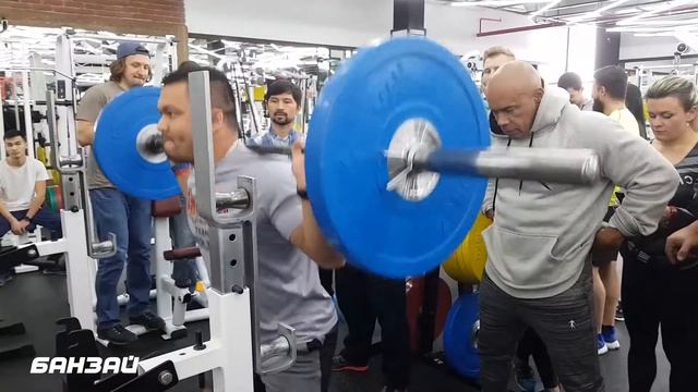 Kevin Levrone в тренажерном зале "БАНЗАЙ" г.Алматы_1 смотреть онлайн