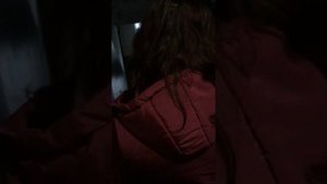 Неадекватная соседка врывается в дом