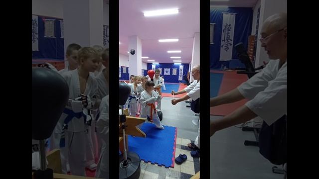 Разбиваем доски. Каратэ Киокушинкай.