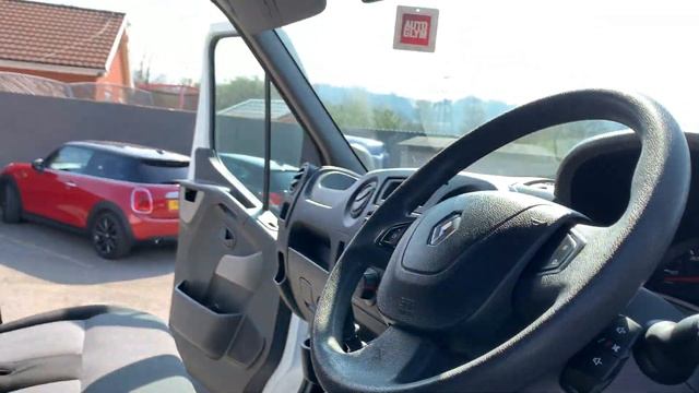 Renault Master Dci 125ps Ll35 Business Low Loader With Air Con Barn Doors and Rear Lift смотреть онлайн