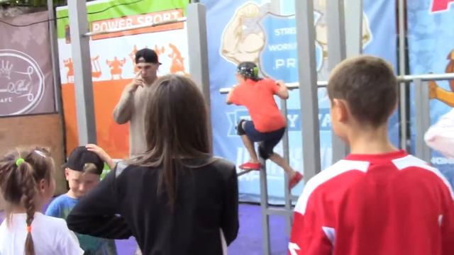 Тренування брейк-данс. Танцювальна студія OLGA "Style house" м. Червоноград. смотреть онлайн