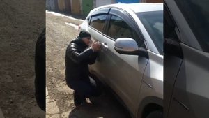 вскрытие автомобиля Honda Vezel http://autolock27.ru/