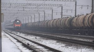 ЭП20-045 с поездом 030С Москва — Новороссийск