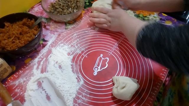 Блюда для поста и эконом !!! Хрустящие пузырчатые  чебуреки с двумя начинками !!!