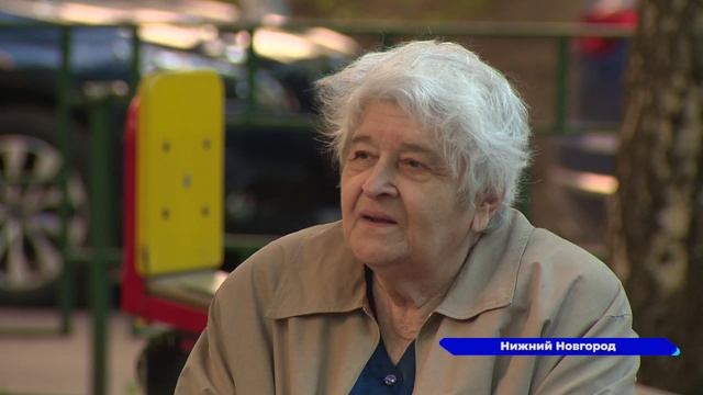 Ветерана нижегородского метрополитена поздравили с юбилеем на празднике "День двора"