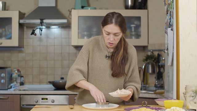 ТЕПЛЫЙ САЛАТ с курицей? и сыром?. Оставайтесь дома и учитесь готовить в карантин. смотреть онлайн