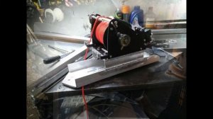 Салют 430. установка якорной лебедки в носовой рундук. RUSSIAN BOAT "SALUT 430. Anchor winch