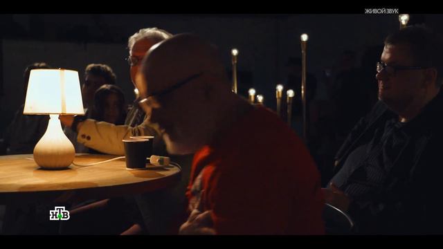 Квартирник у Маргулиса. Билли поет Летова смотреть онлайн