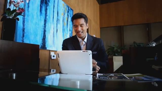 iRig MIC Cast Mini Microphone for iOS Devices смотреть онлайн