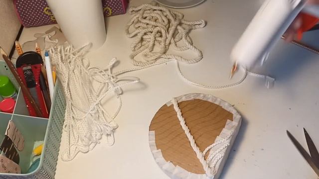 взяла картон и шпатлёвку и сделала декоративную вазу. Экспериментирую. Попробуйте и вы! смотреть онлайн