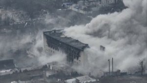 #Архив Боевое применение установки разминирования УР-83П по позициям ВСУ в одном из зданий Мариуполя