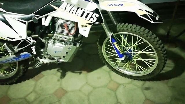 Авантис 250 FX Lux-накладки на спицы смотреть онлайн