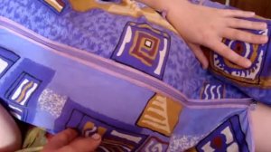 ребенок толкается в живете