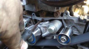 Стук нового натяжителя EJ204