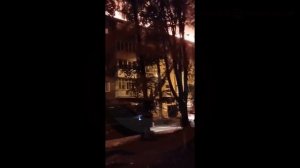 Масштабный пожар в Броварах - горят две квартиры и крыша 5-этажного дома