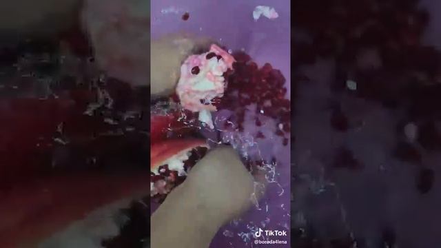 КАК БЫСТРО И БЕЗ БРЫЗГ почистить ГРАНАТ❤ЛАЙФХАК ИЗ TIK TOK❤ОЧЕНЬ ЭФФЕКТИВНО и ОЧЕНЬ БЫСТРО! смотреть онлайн