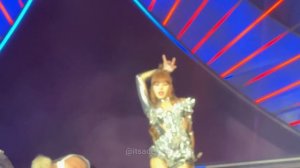 MONEY (LISA SOLO) x BLACKPINK at COACHELLA WEEKEND 1 04.15.2023 (4K FANCAM)