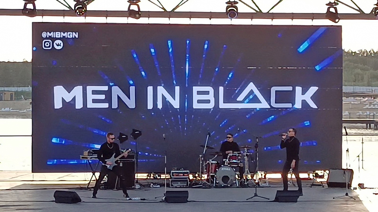 День Строителя в Магнитогорске, кавер-группа Men in Black (11.08.2023)