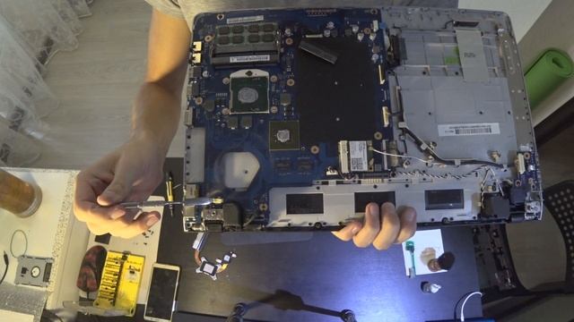 Очистка ноутбука Samsung NP300 смотреть онлайн