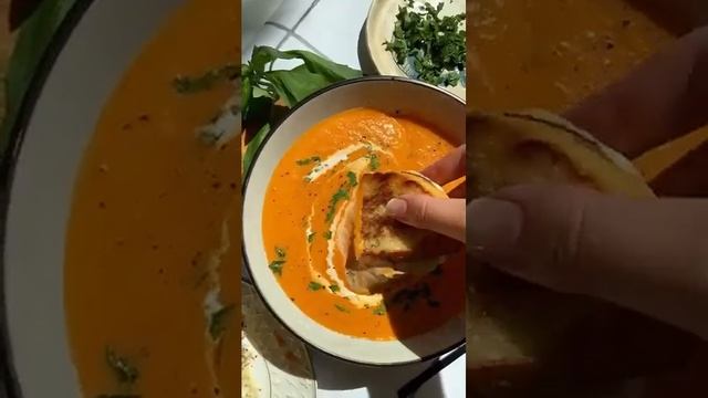 Томатный суп с сырными гренками☀️?Tomato soup with cheese croutons☀️?