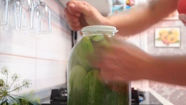 Рецепт соленых огурцов холодным способом. смотреть онлайн