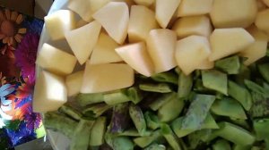 Куриный суп со стручковой фасолью.