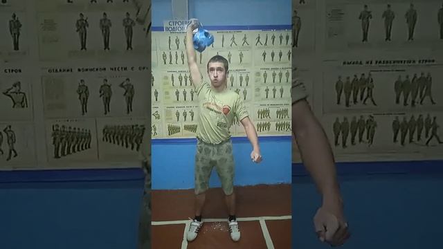 Храмович Евгений рывок гири 12 кг. 165 подьемов. смотреть онлайн