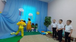 Инсценировка песни "Урок" муз. Т. Попатенко, сл. М. Ивенсен.