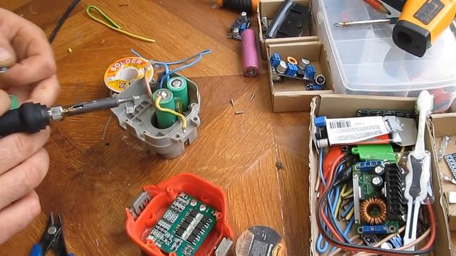 ПЕРЕДЕЛКА АКБ ШУРУПОВЁРТА МАКИТА Makita 12-Вольт на аккумуляторы *Li Ion-18650* своими руками смотреть онлайн