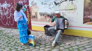 Звучит аккордеон Играет одесский музыкант Сергей У Черного моря Июнь 2021