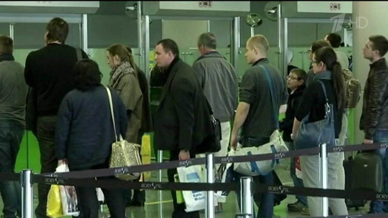 Посольство РФ в Киеве требует разъяснить, почему россиян массово не пускают на Украину