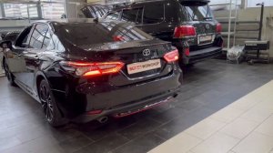 Тойота Камри   ставим выезжающую камеру и она всегда будет чистой